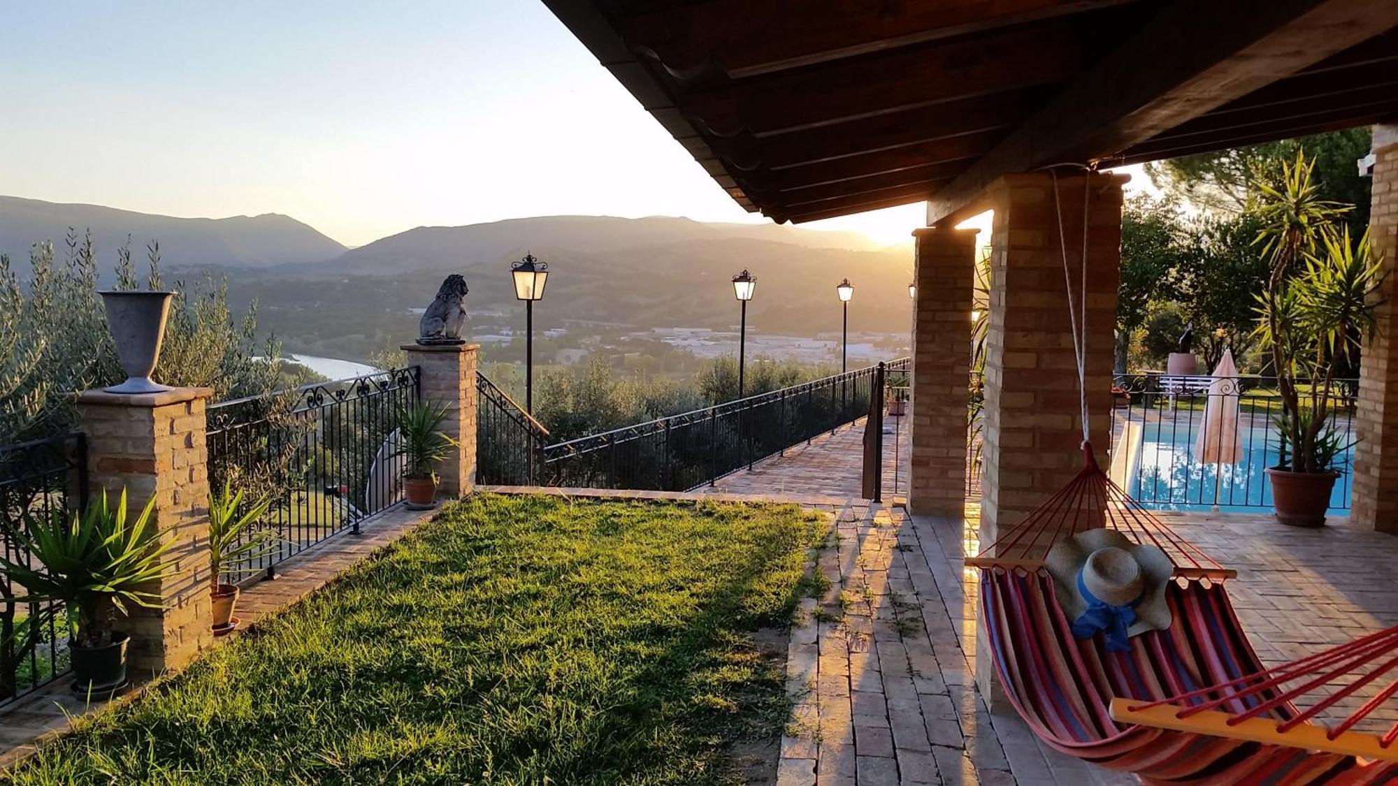 Agriturismo Pascucci Толентино Екстериор снимка