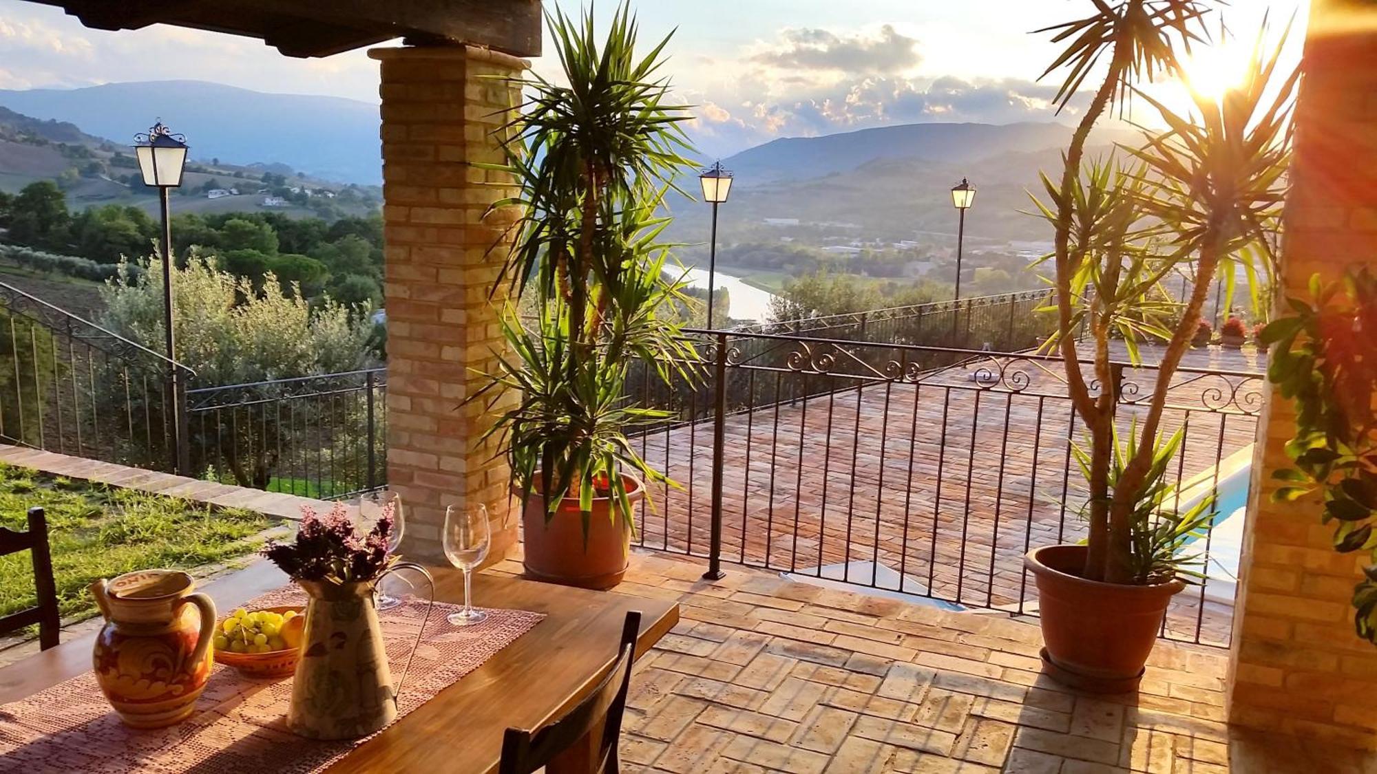Agriturismo Pascucci Толентино Екстериор снимка